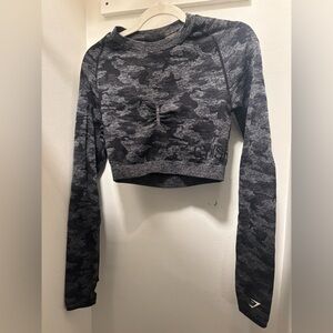 Gray Camo Long Sleeve Crop Top GYMSHARK